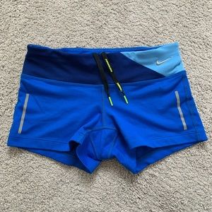 NIKE SHORTS